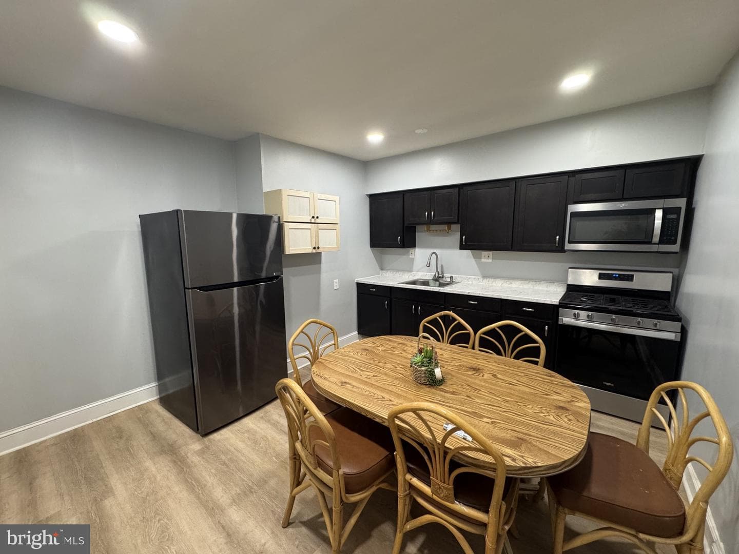 224 E Burke Avenue photo 20