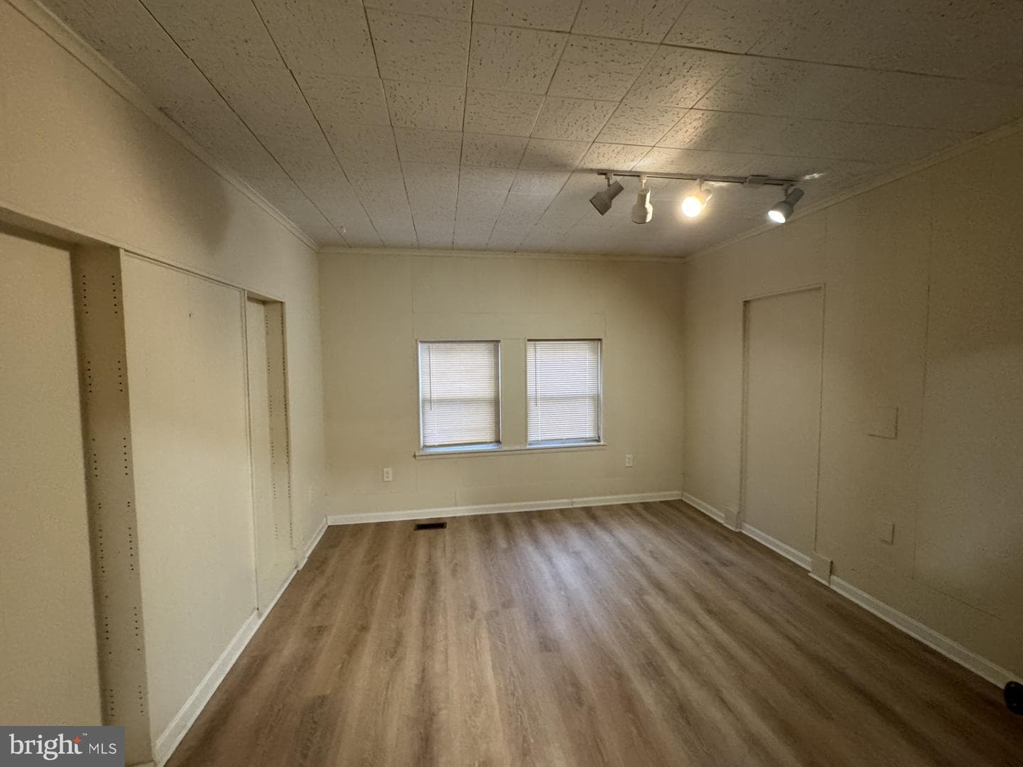224 E Burke Avenue photo 23