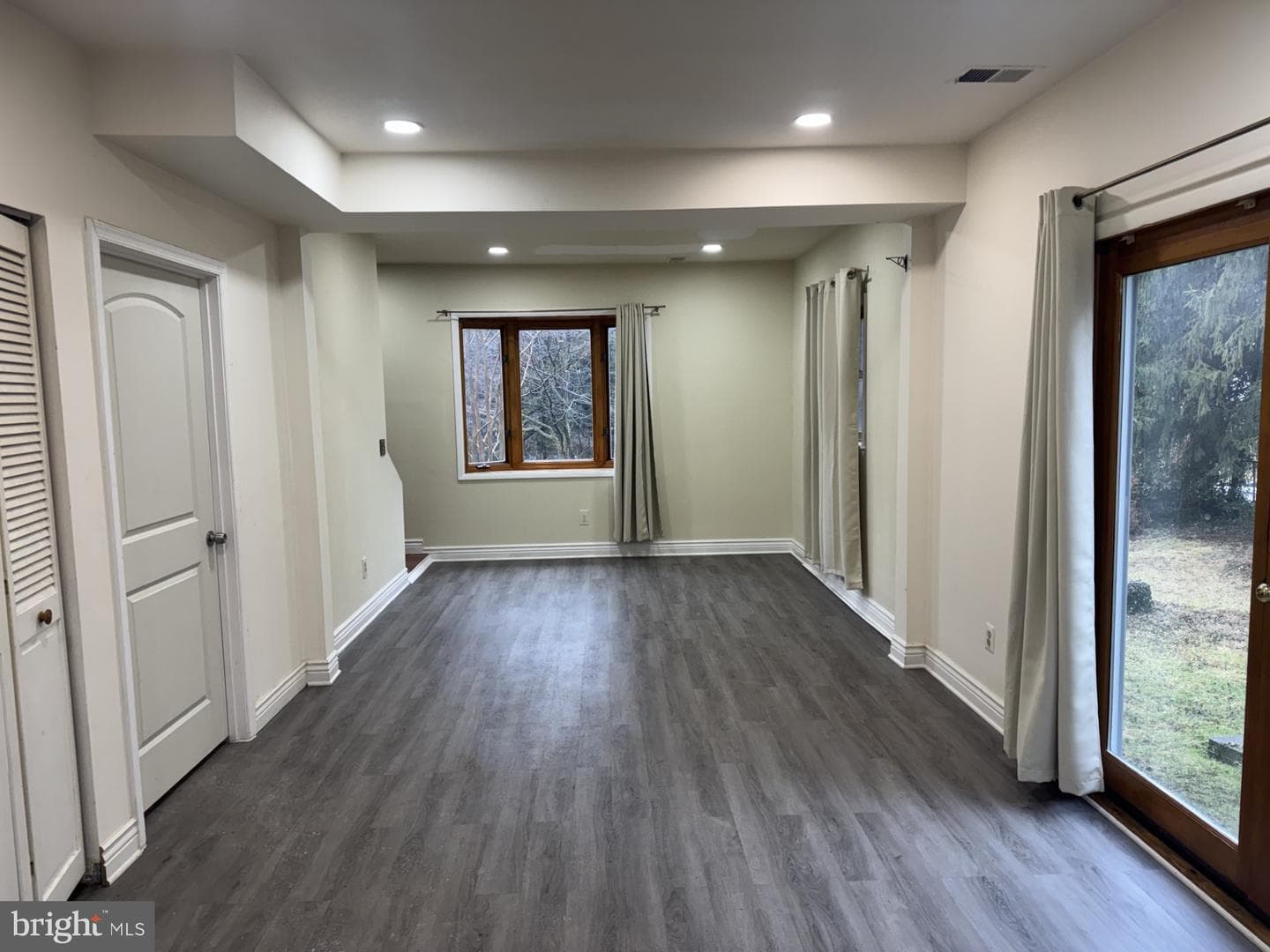 224 E Burke Avenue photo 3