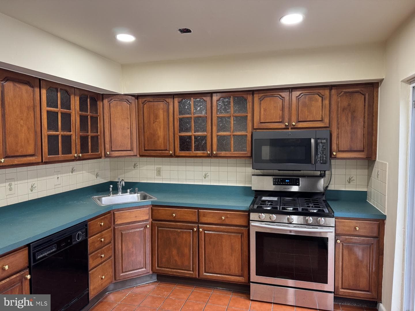 224 E Burke Avenue photo 5