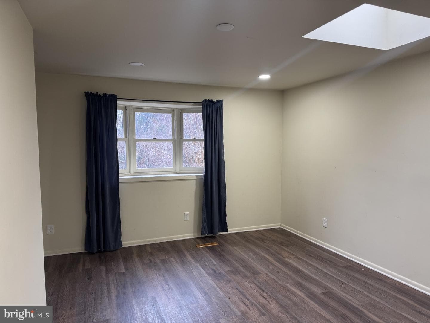 224 E Burke Avenue photo 9