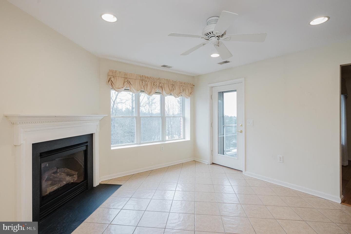 12240 Roundwood Road #405 photo 20