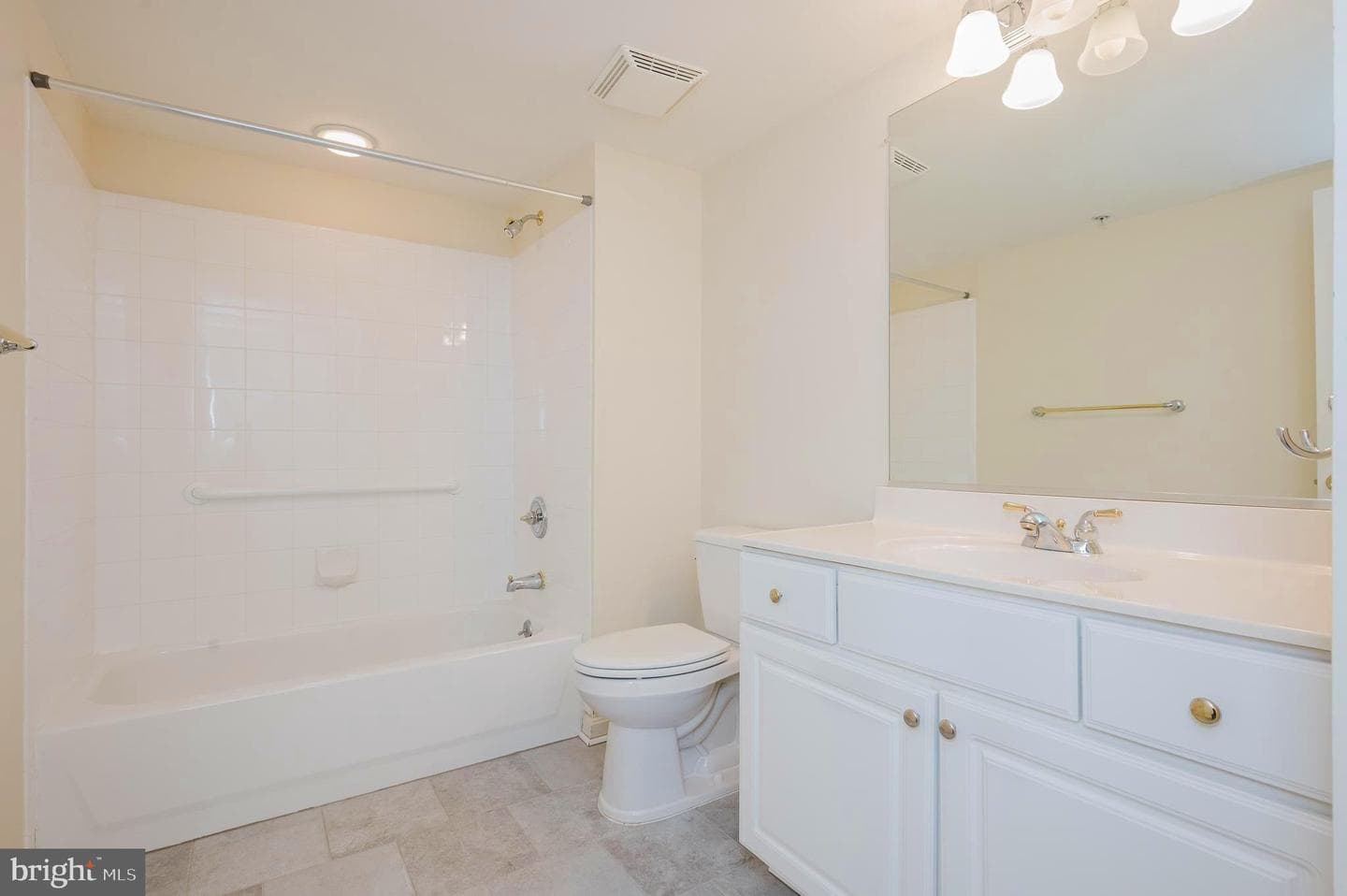 12240 Roundwood Road #405 photo 32
