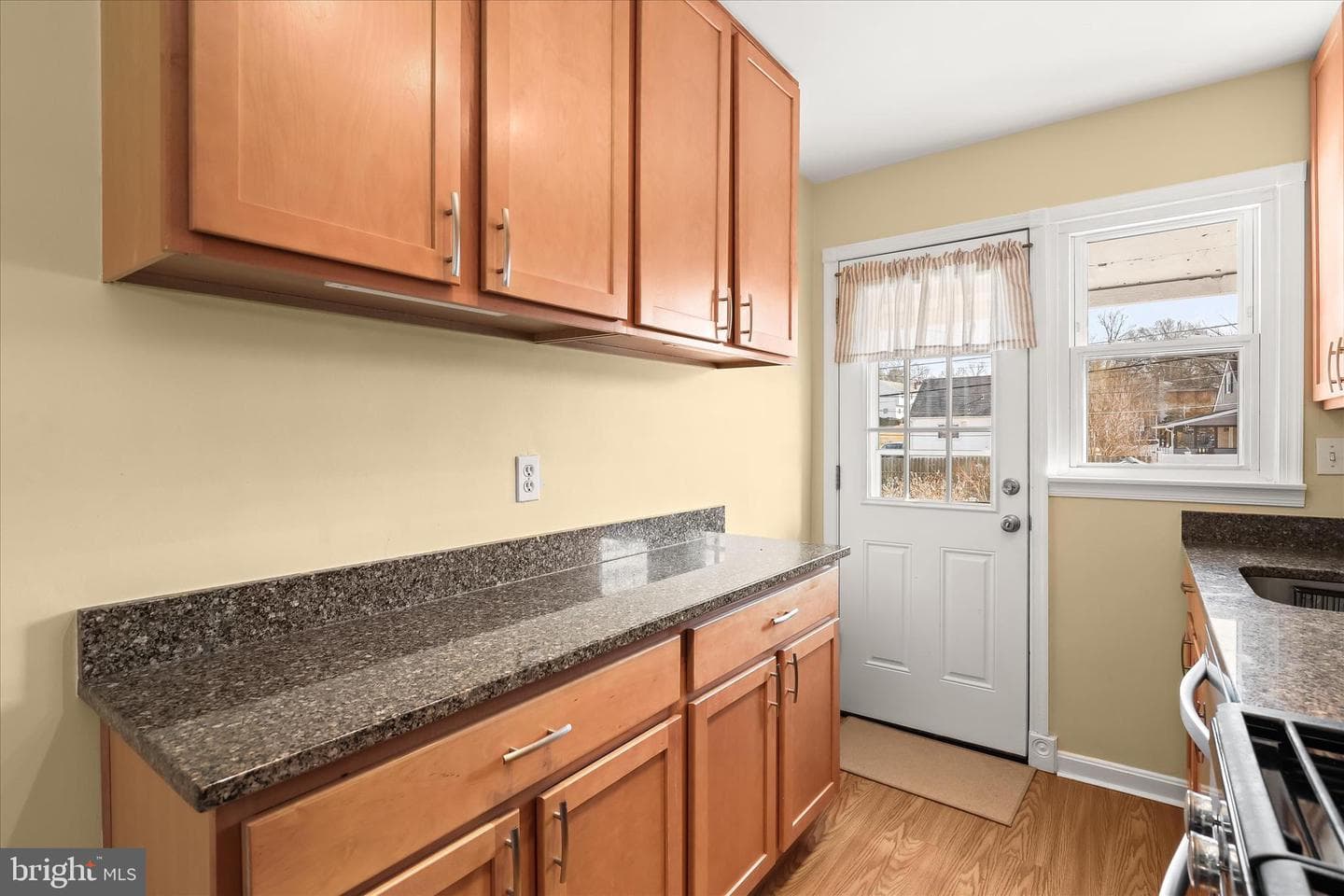 1207 Brewster Street photo 12
