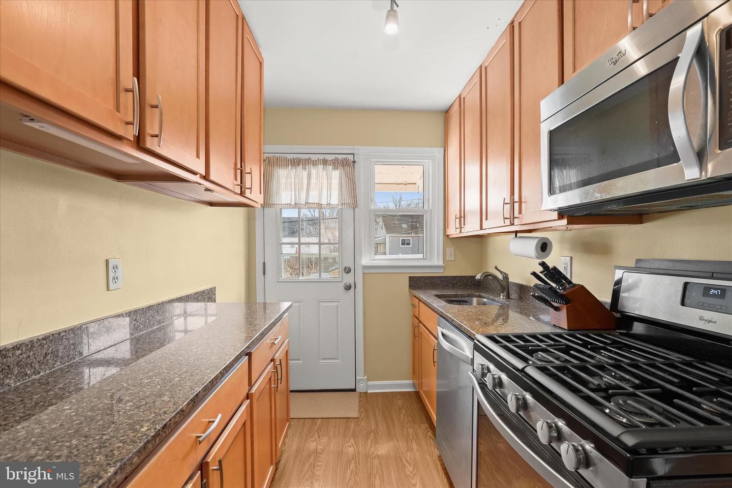 1207 Brewster Street photo 14