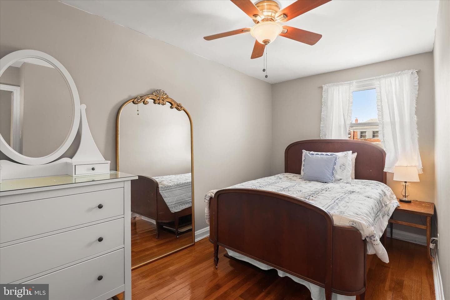 1207 Brewster Street photo 20