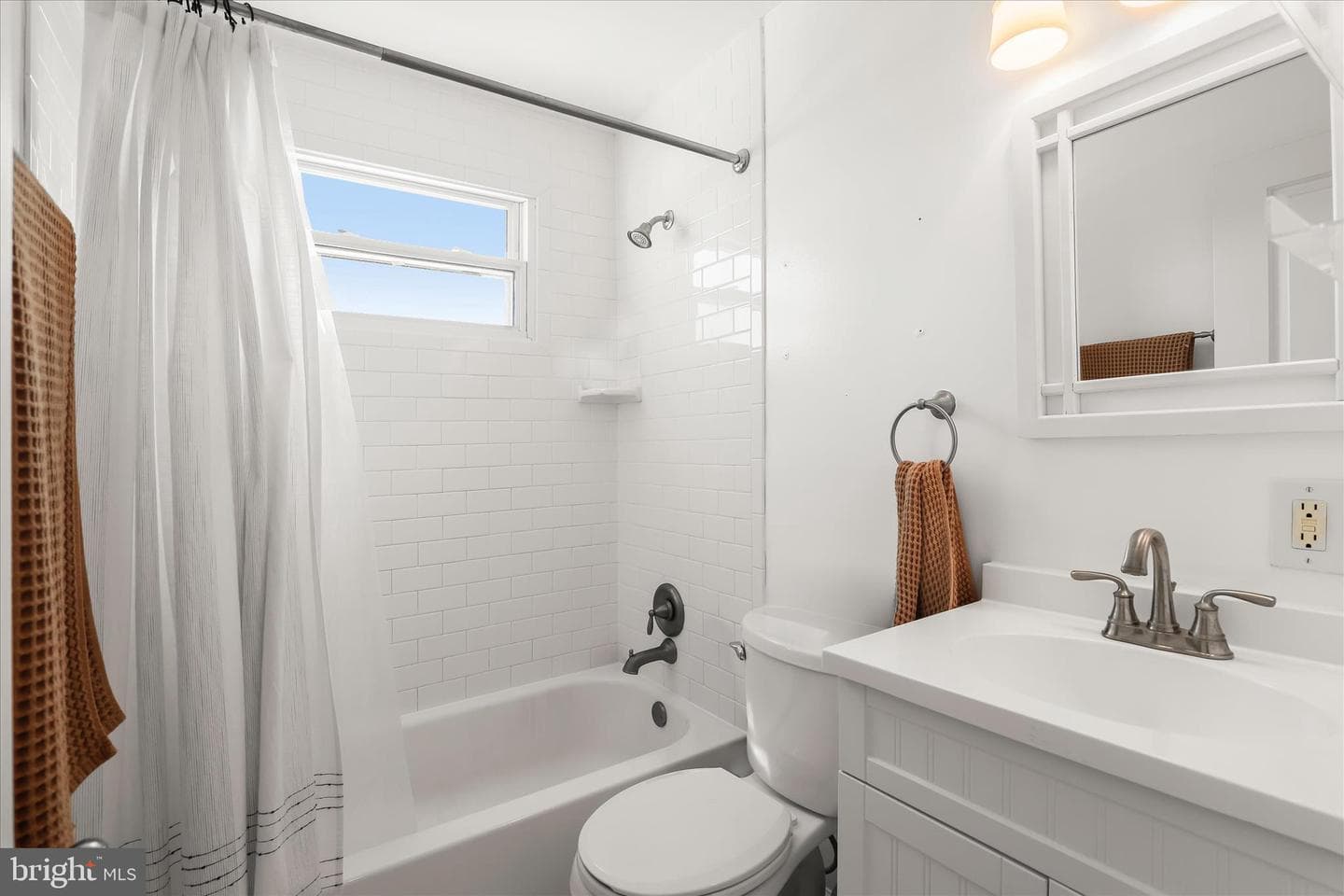 1207 Brewster Street photo 22