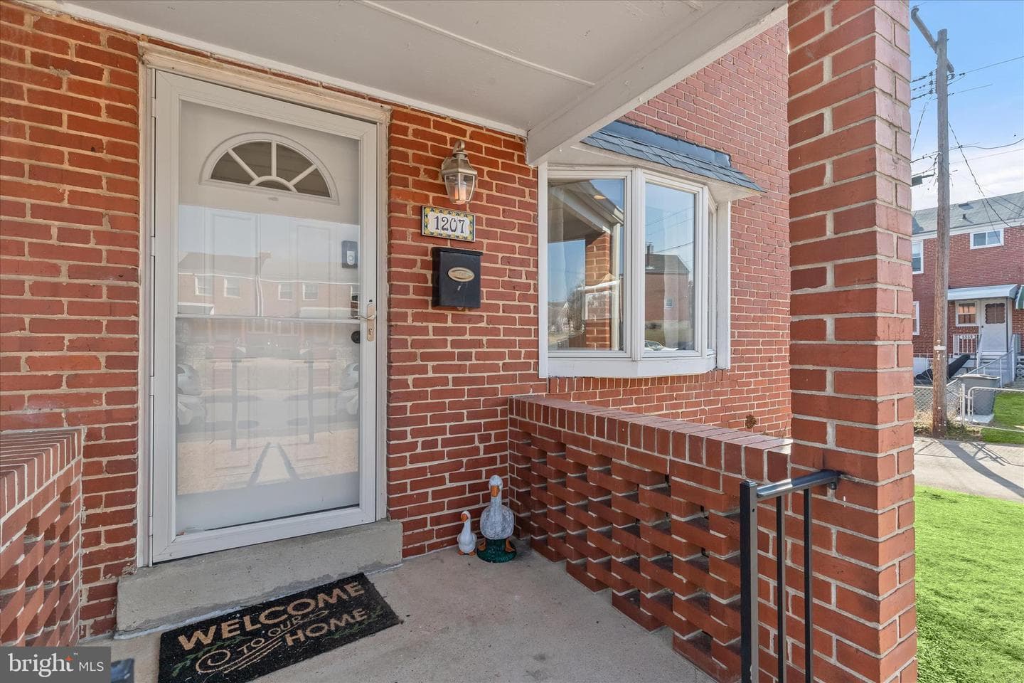 1207 Brewster Street photo 3