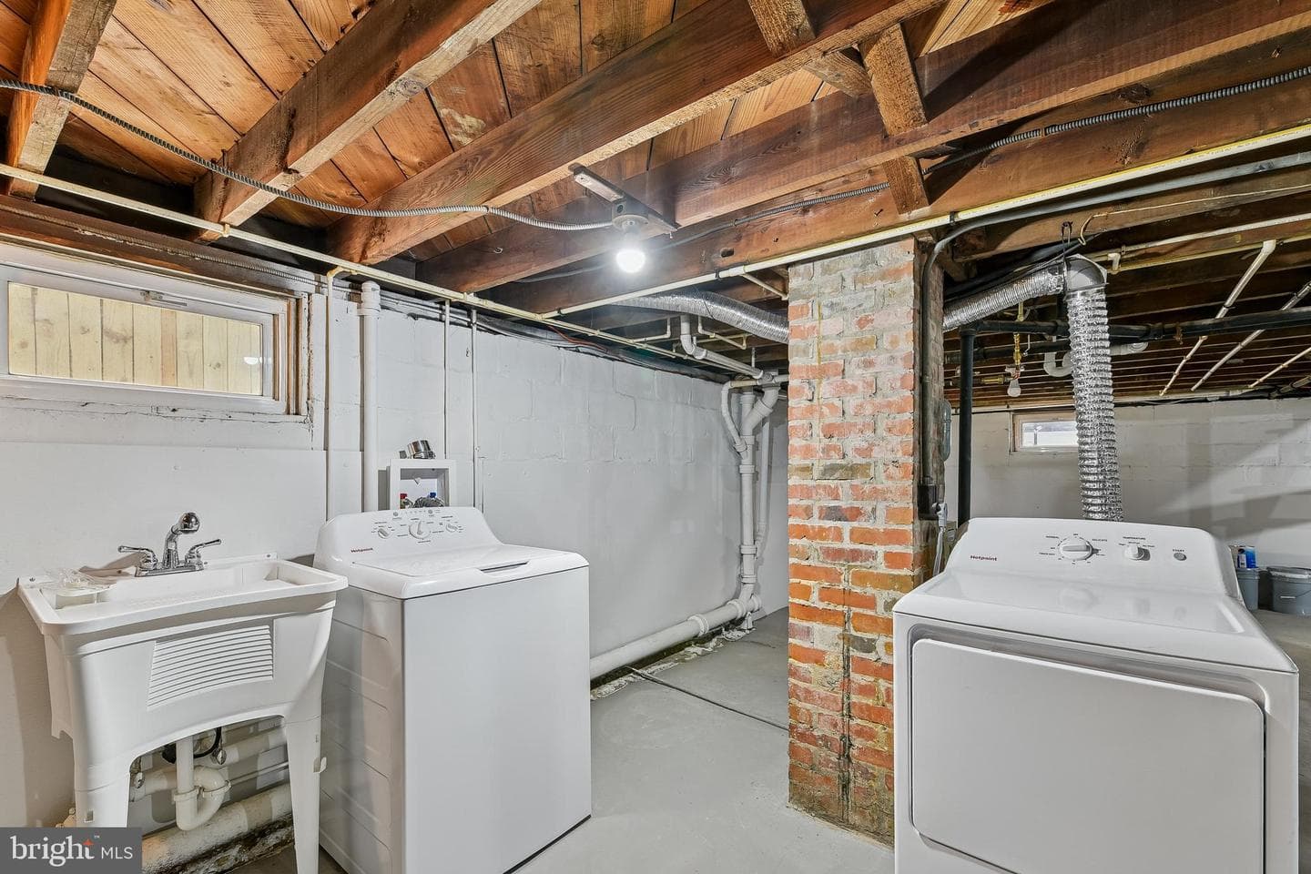 100 Margaret Avenue photo 32