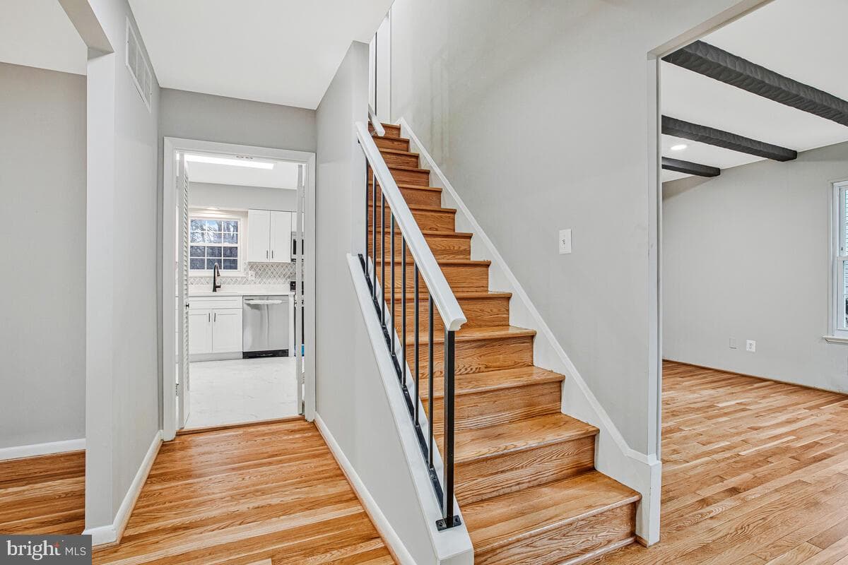 1224 Pleasant Valley Drive photo 4