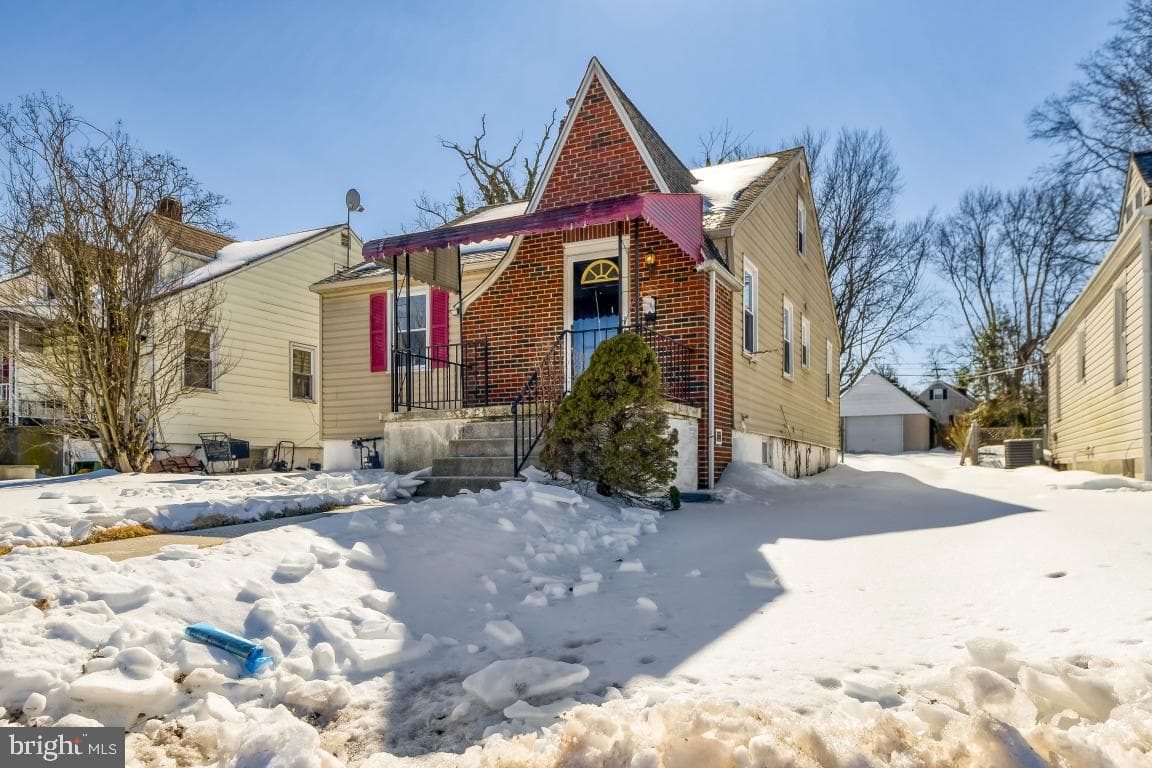 2515 Creighton Avenue photo 1