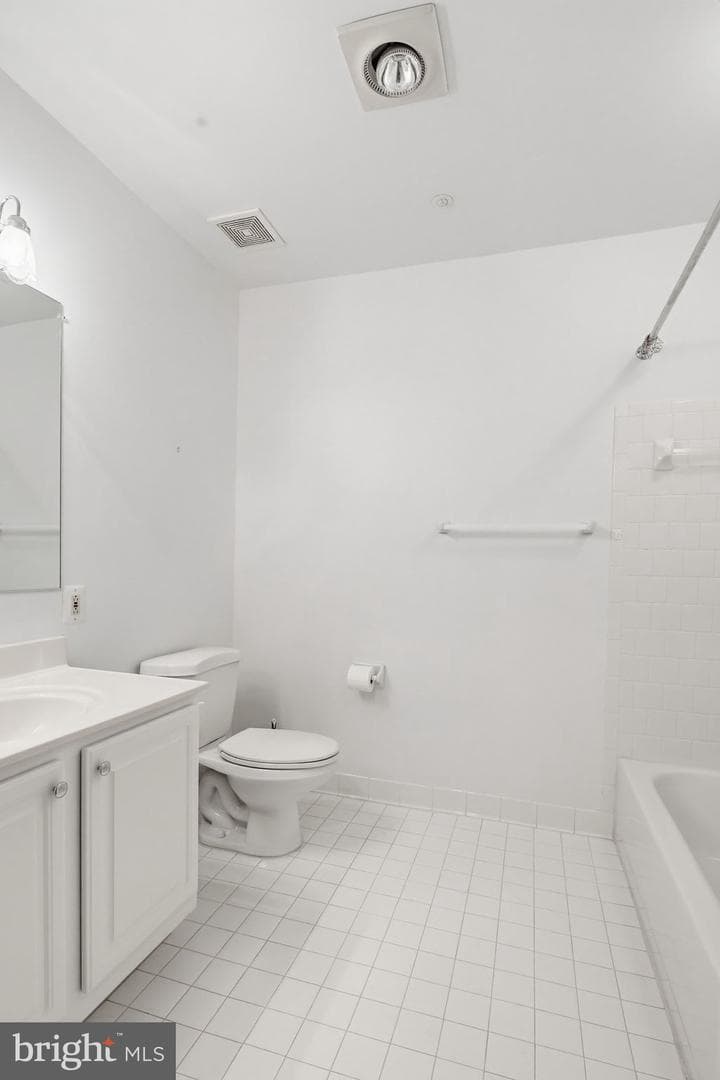403 Plumbridge Court #303 photo 32