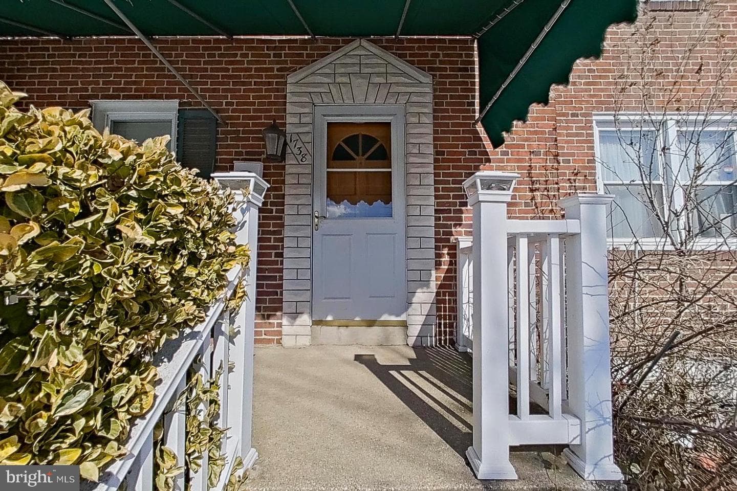 1738 Redwood photo 3