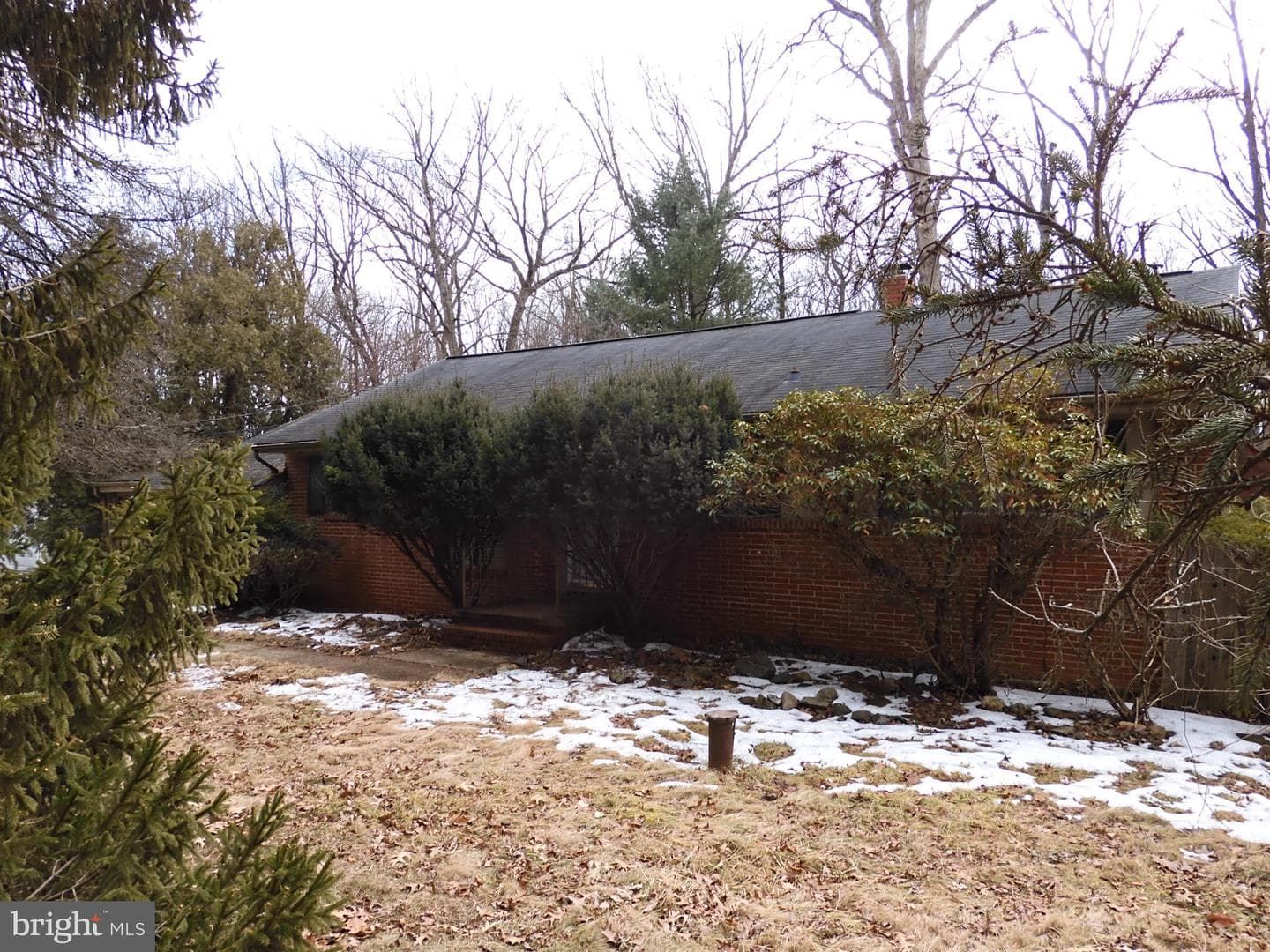 1005 Hart Road photo 2