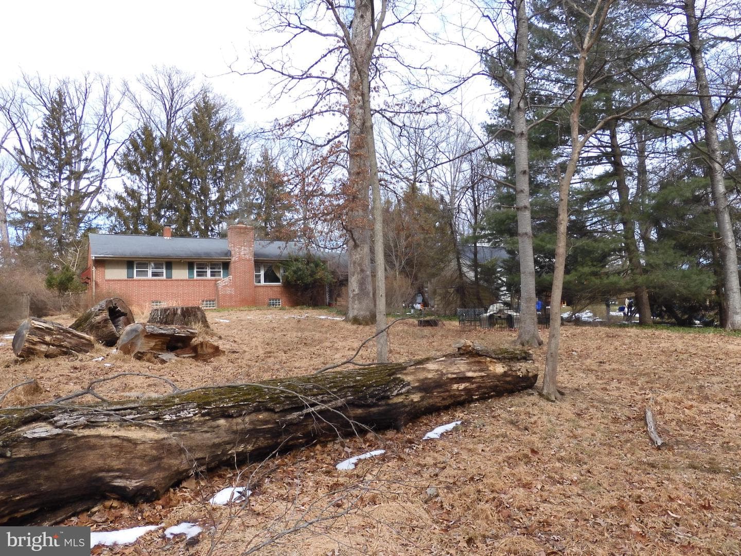 1005 Hart Road photo 3