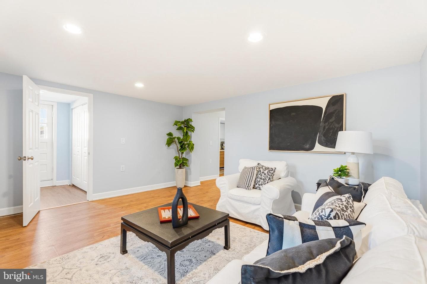 500 Hillen Road photo 24