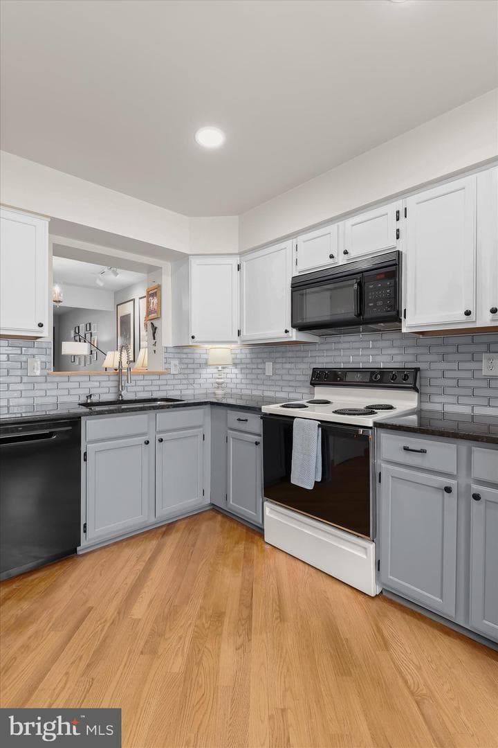 17 Lanhill Court photo 13