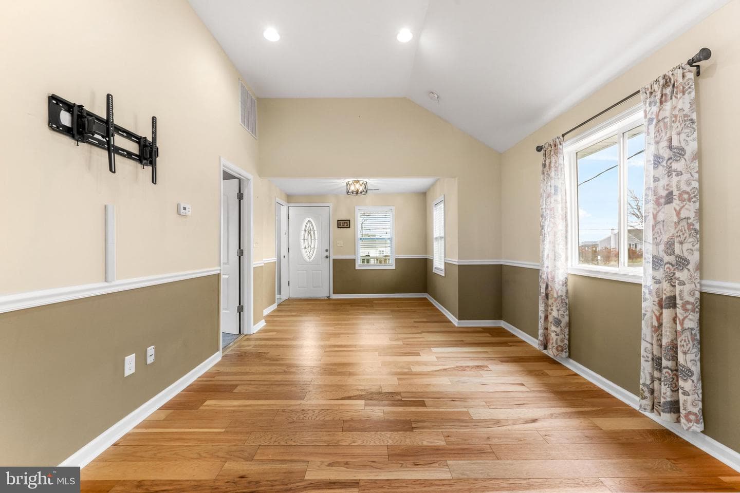 7343 Greenbank Road photo 10