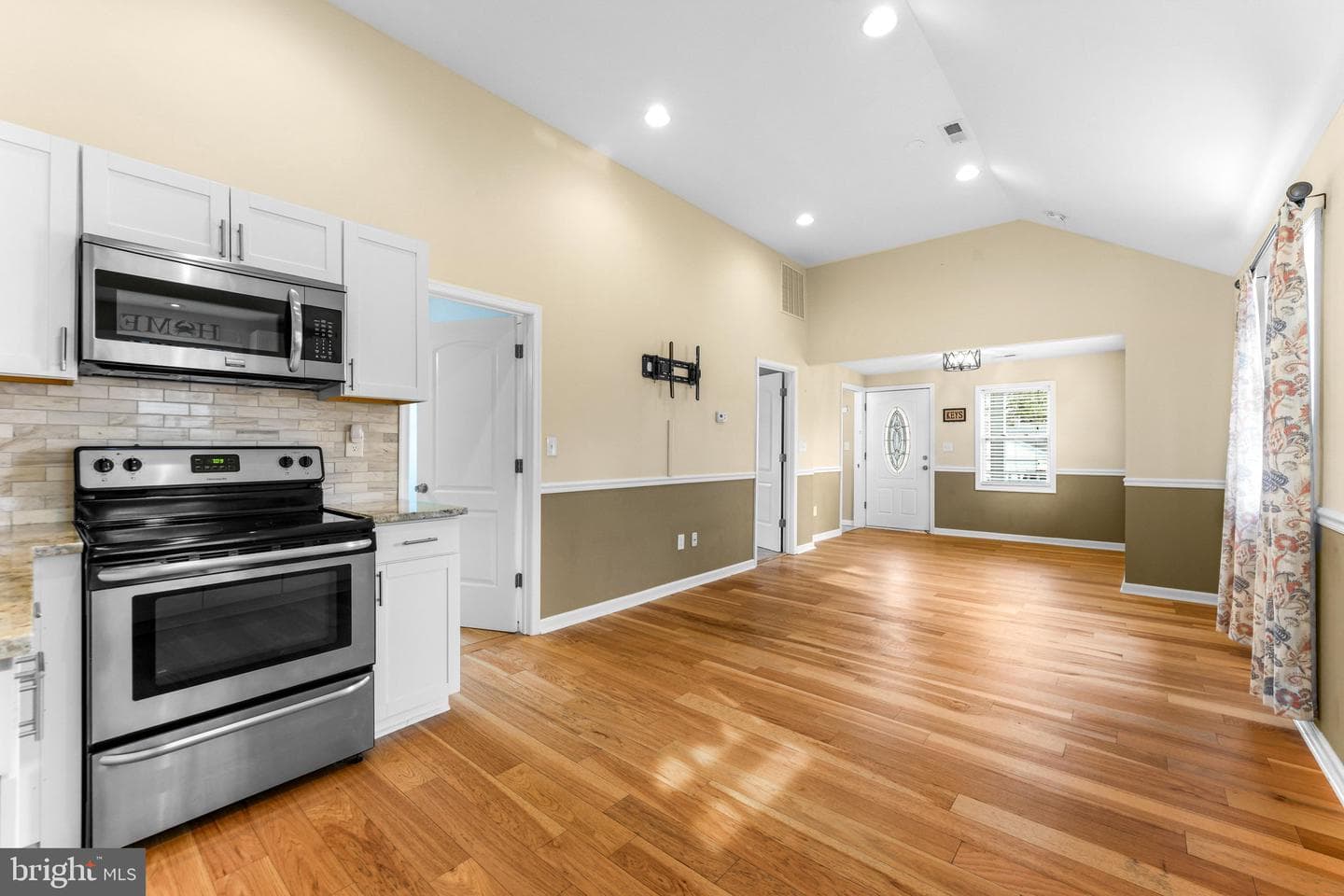 7343 Greenbank Road photo 16