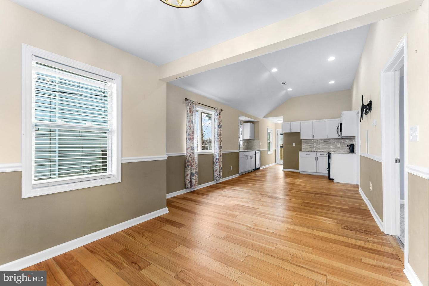 7343 Greenbank Road photo 9