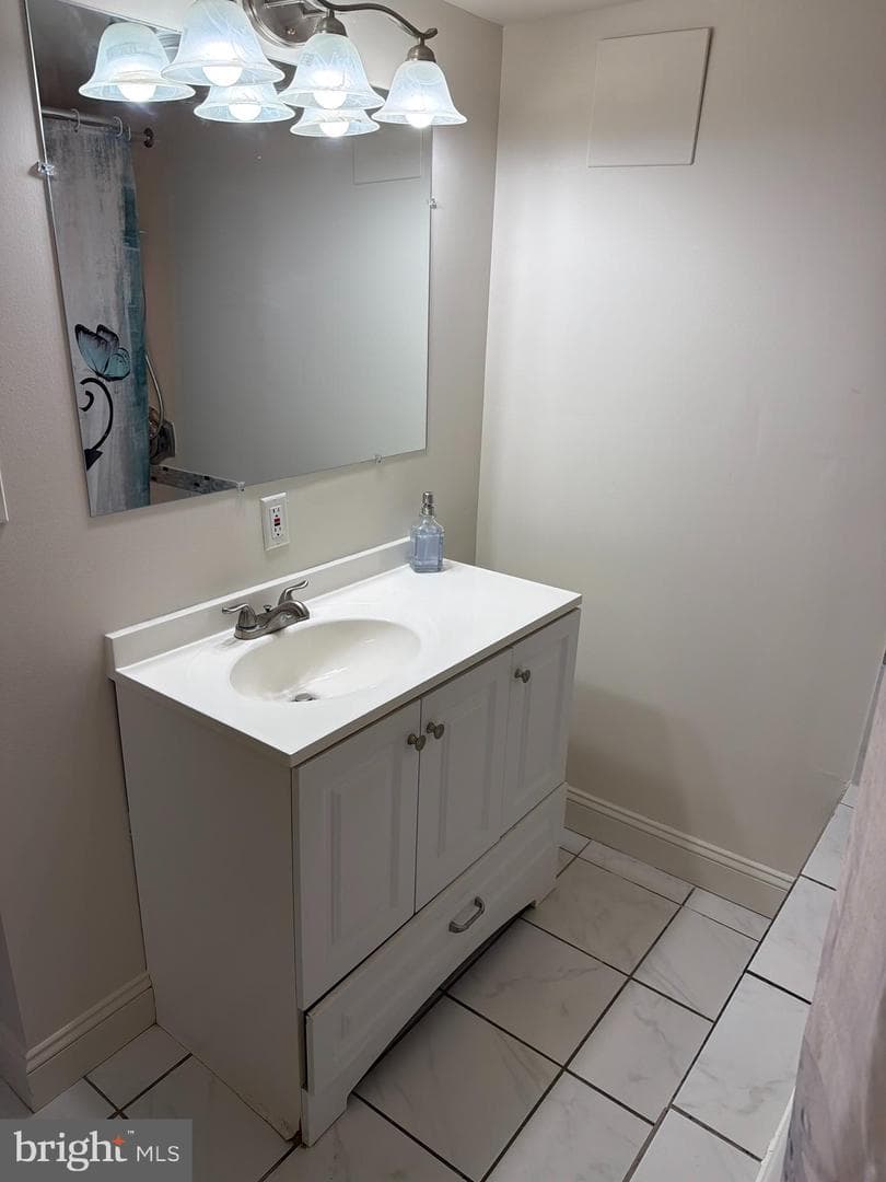 2744 Plainfield Road photo 15
