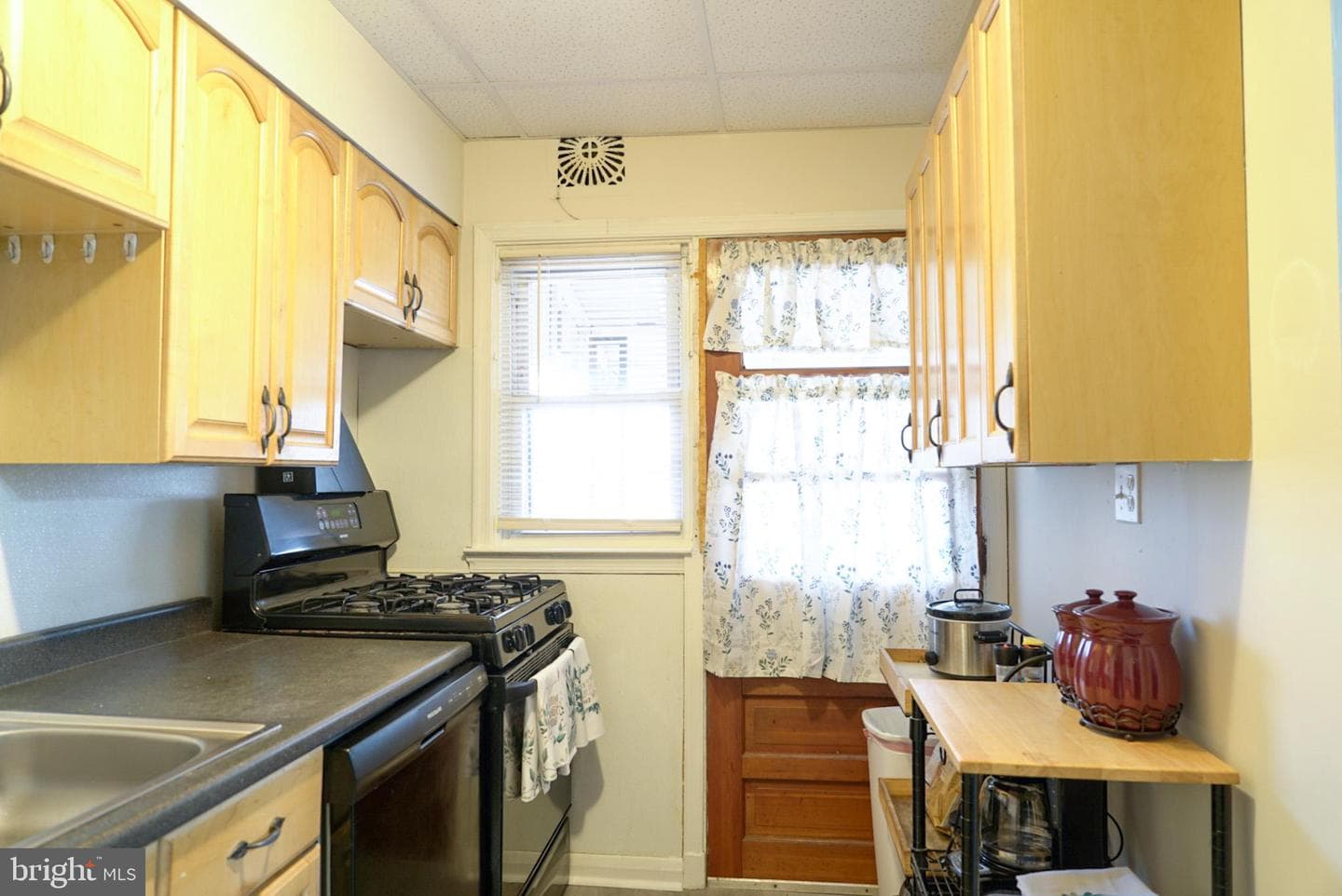 2744 Plainfield Road photo 7