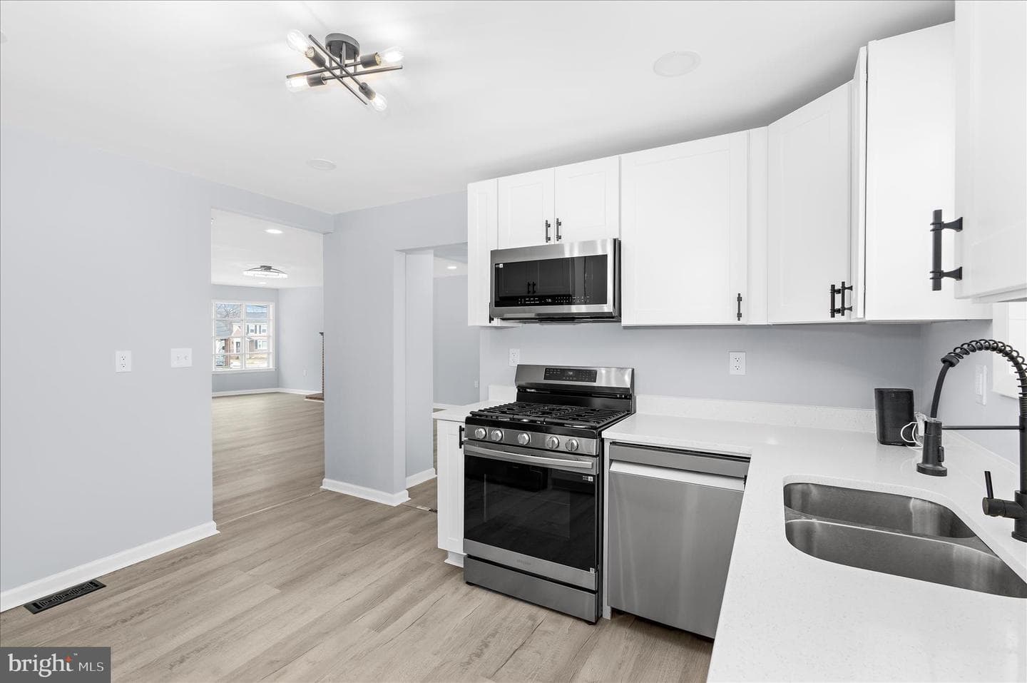 229 Sipple Avenue photo 11