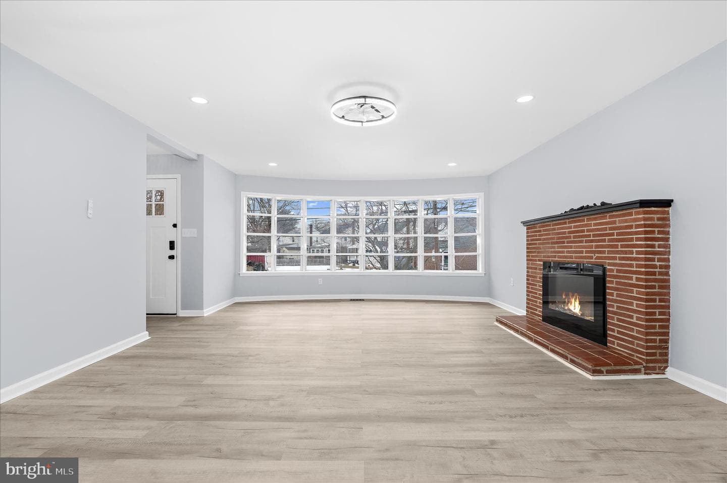 229 Sipple Avenue photo 4