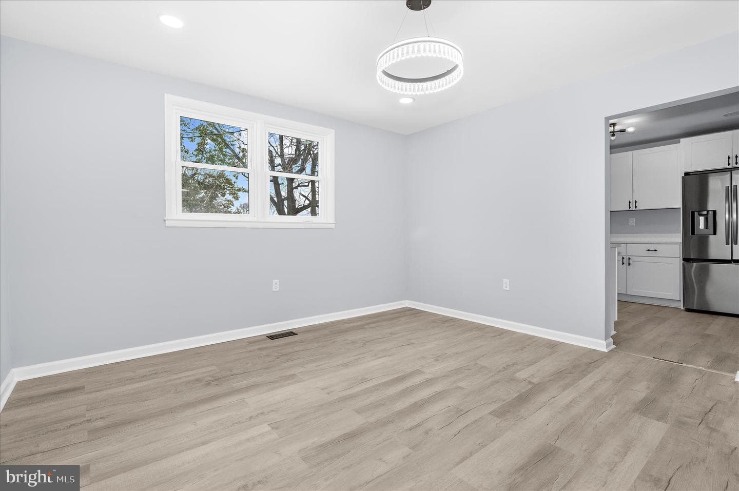 229 Sipple Avenue photo 7