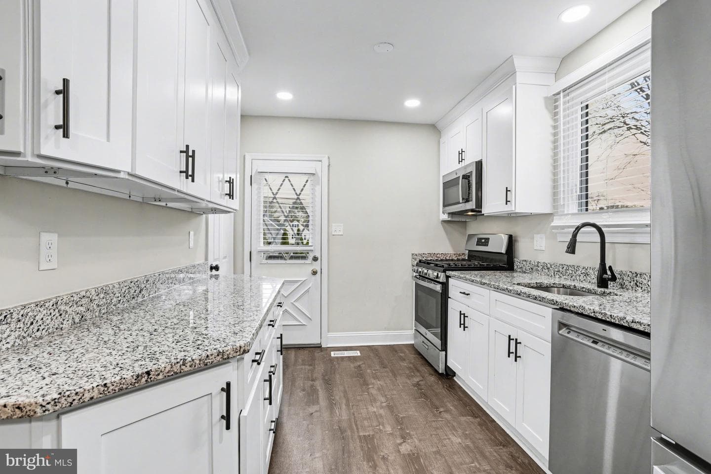 2514 Wentworth Road photo 3