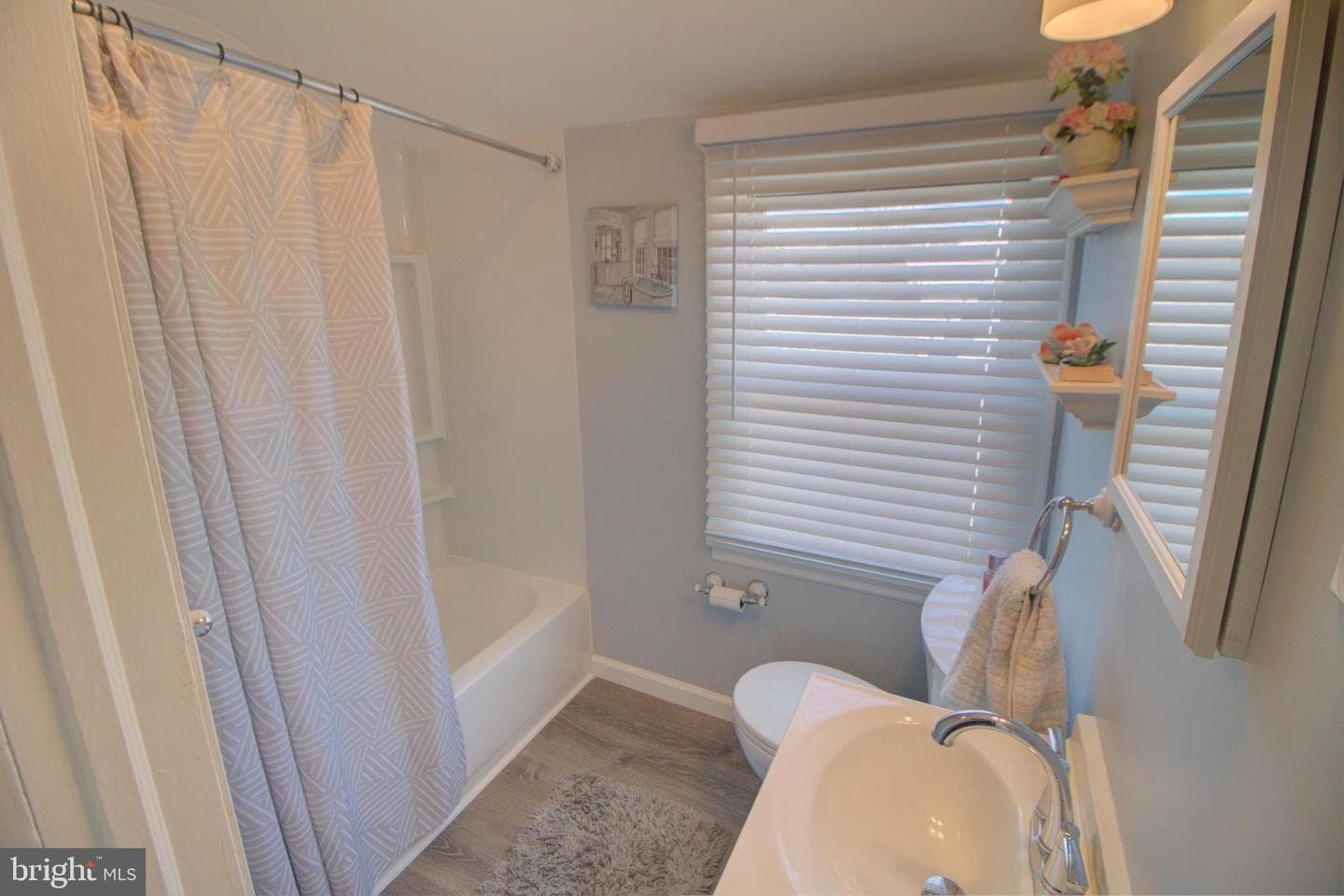 1211 Poplar Avenue photo 12