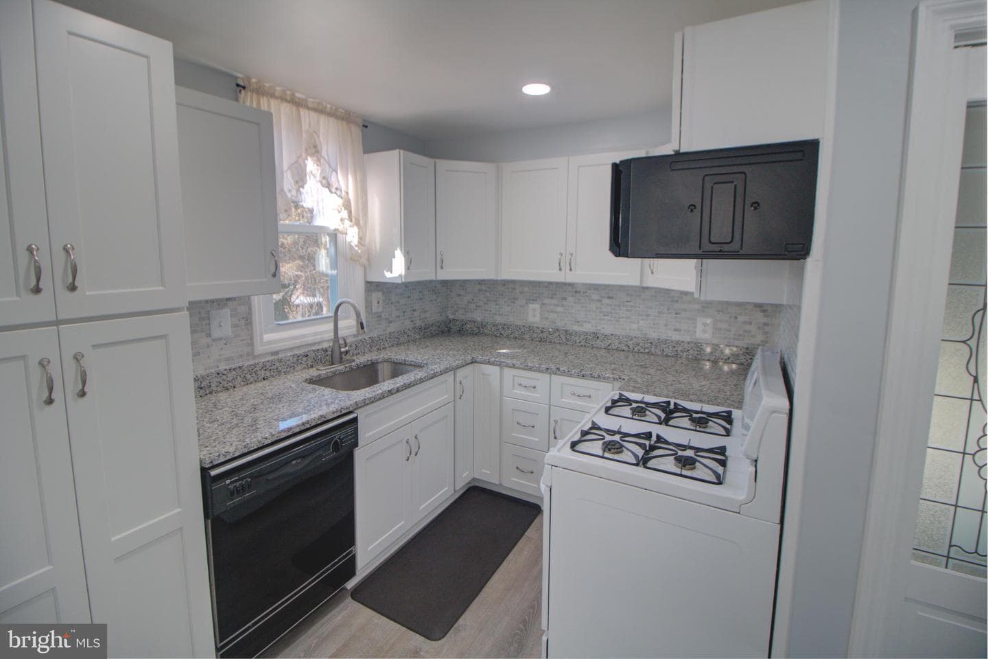 1211 Poplar Avenue photo 6