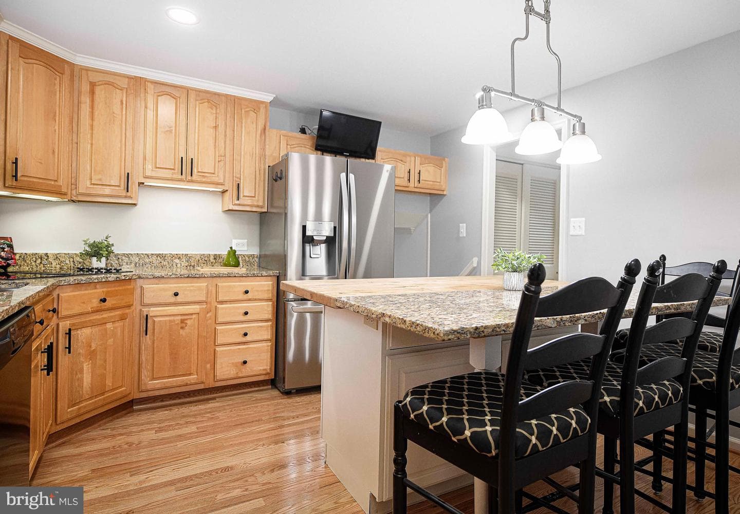 2404 Eastridge Road photo 3