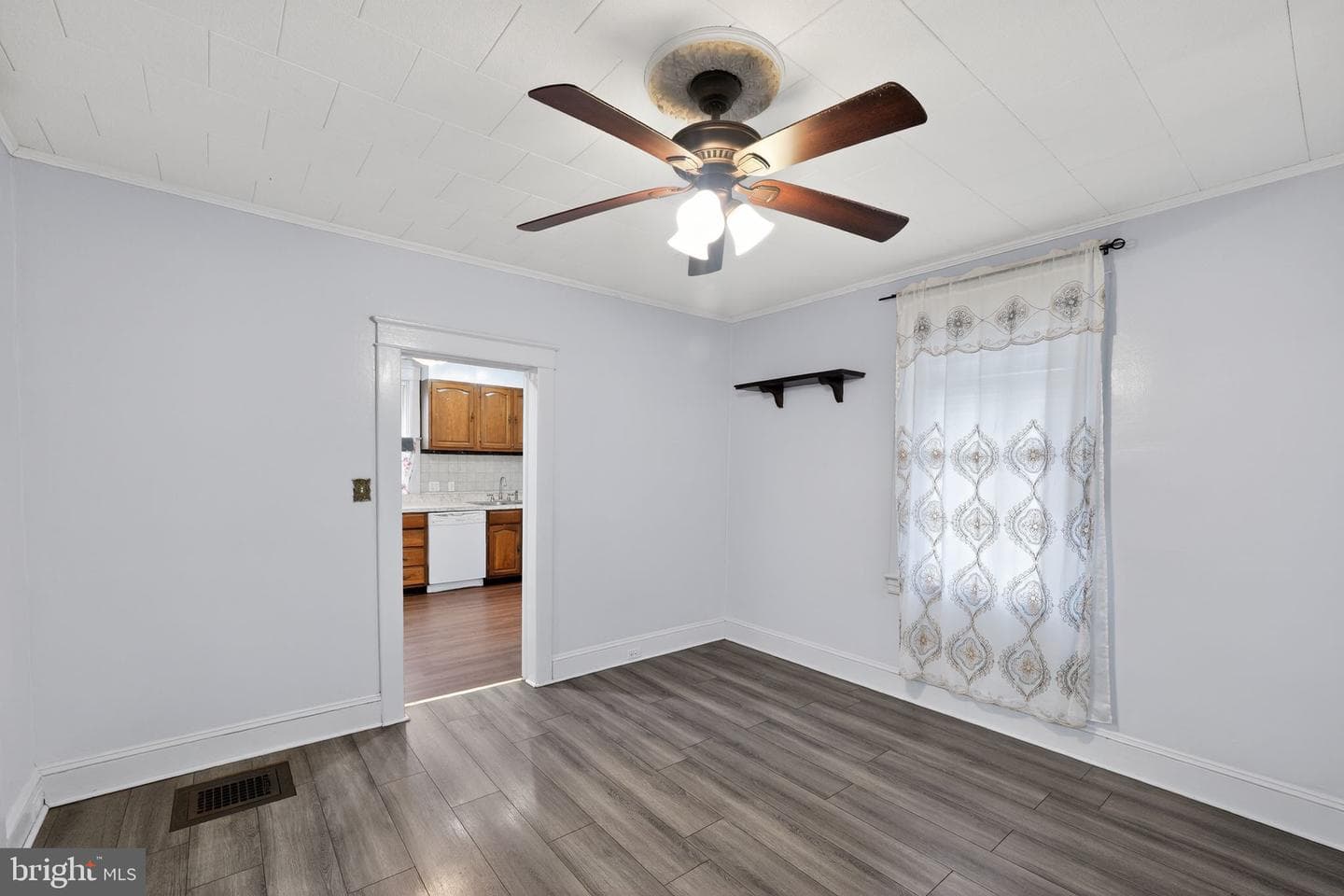 1258 Linden Avenue photo 8