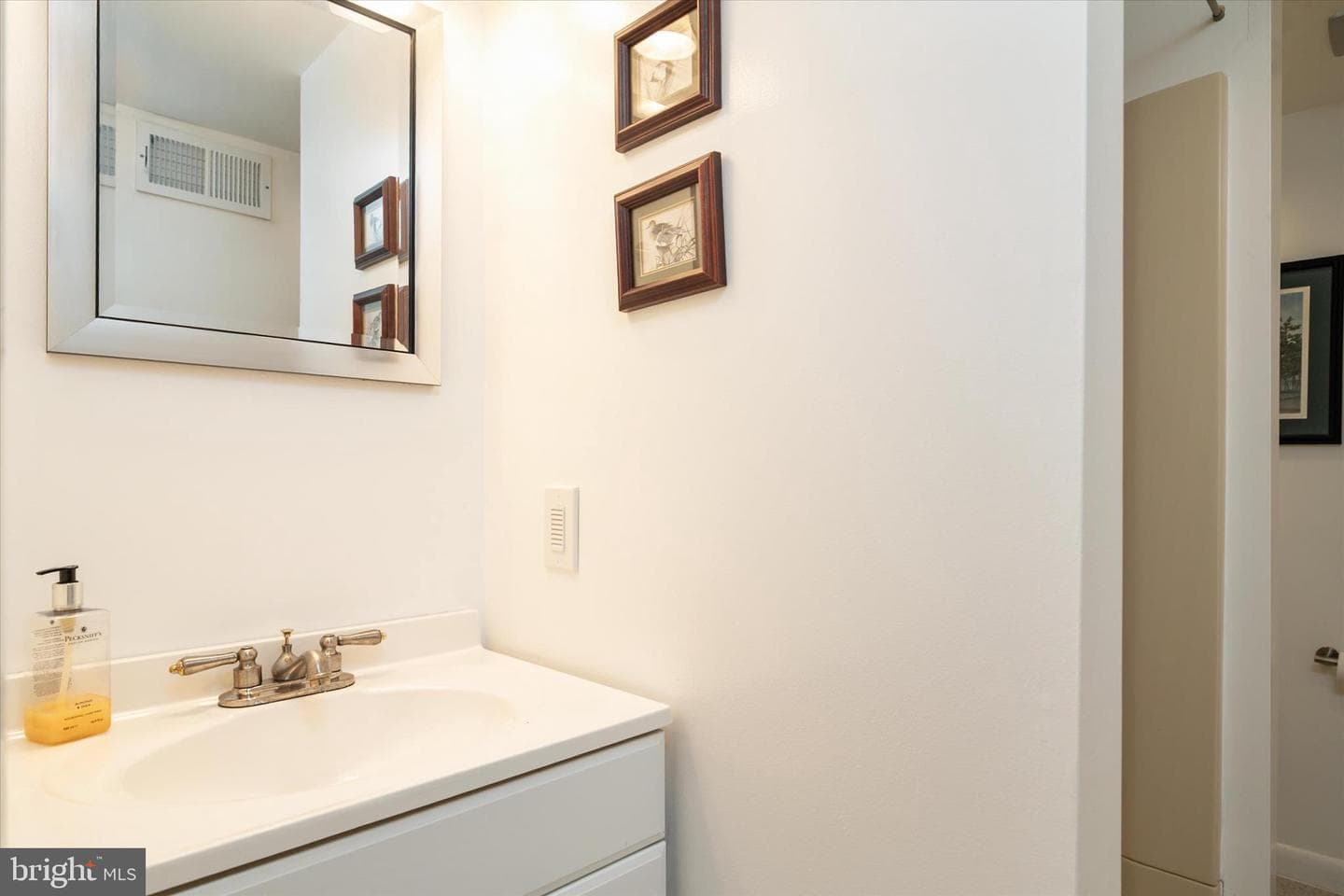 8122 Glen Gary Road photo 32