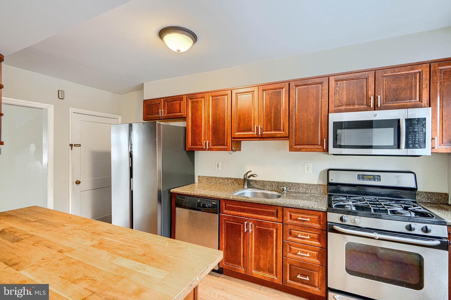 146 Dumbarton Road photo 10