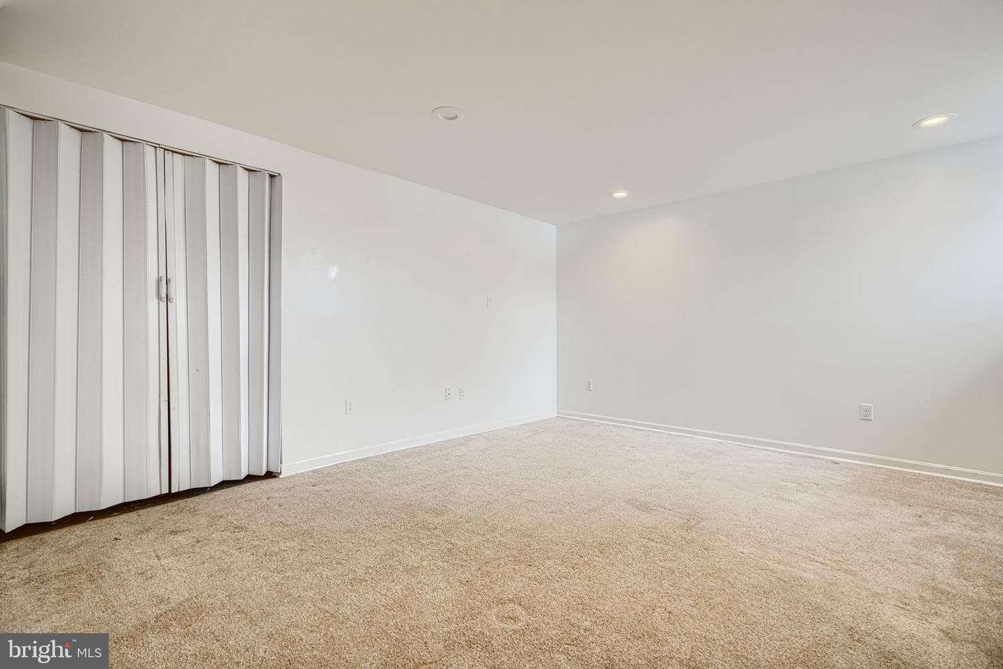 146 Dumbarton Road photo 35