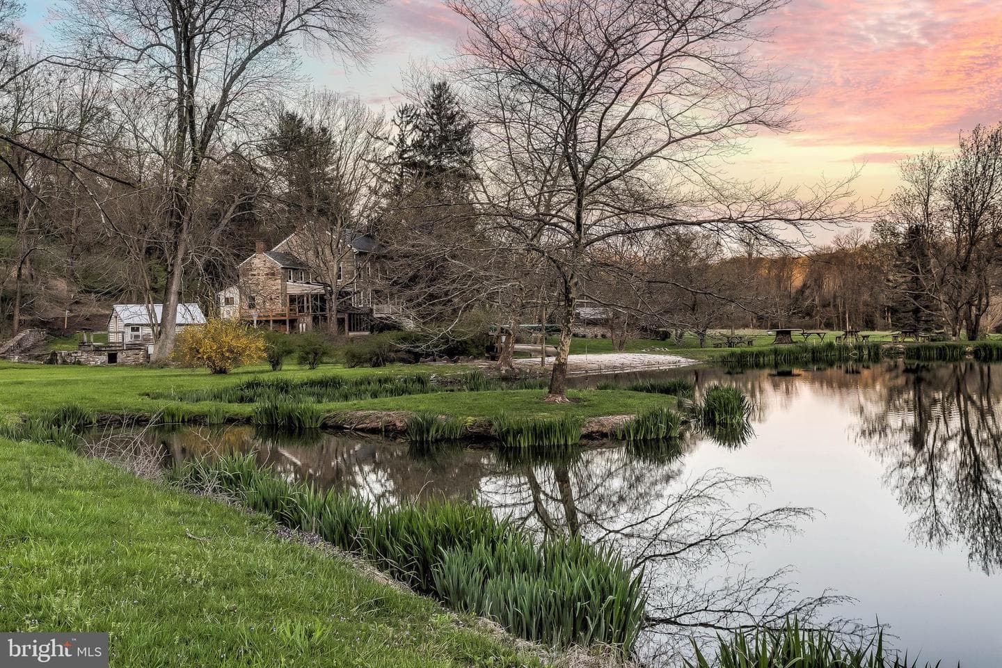 1449 Corbett Road photo 2