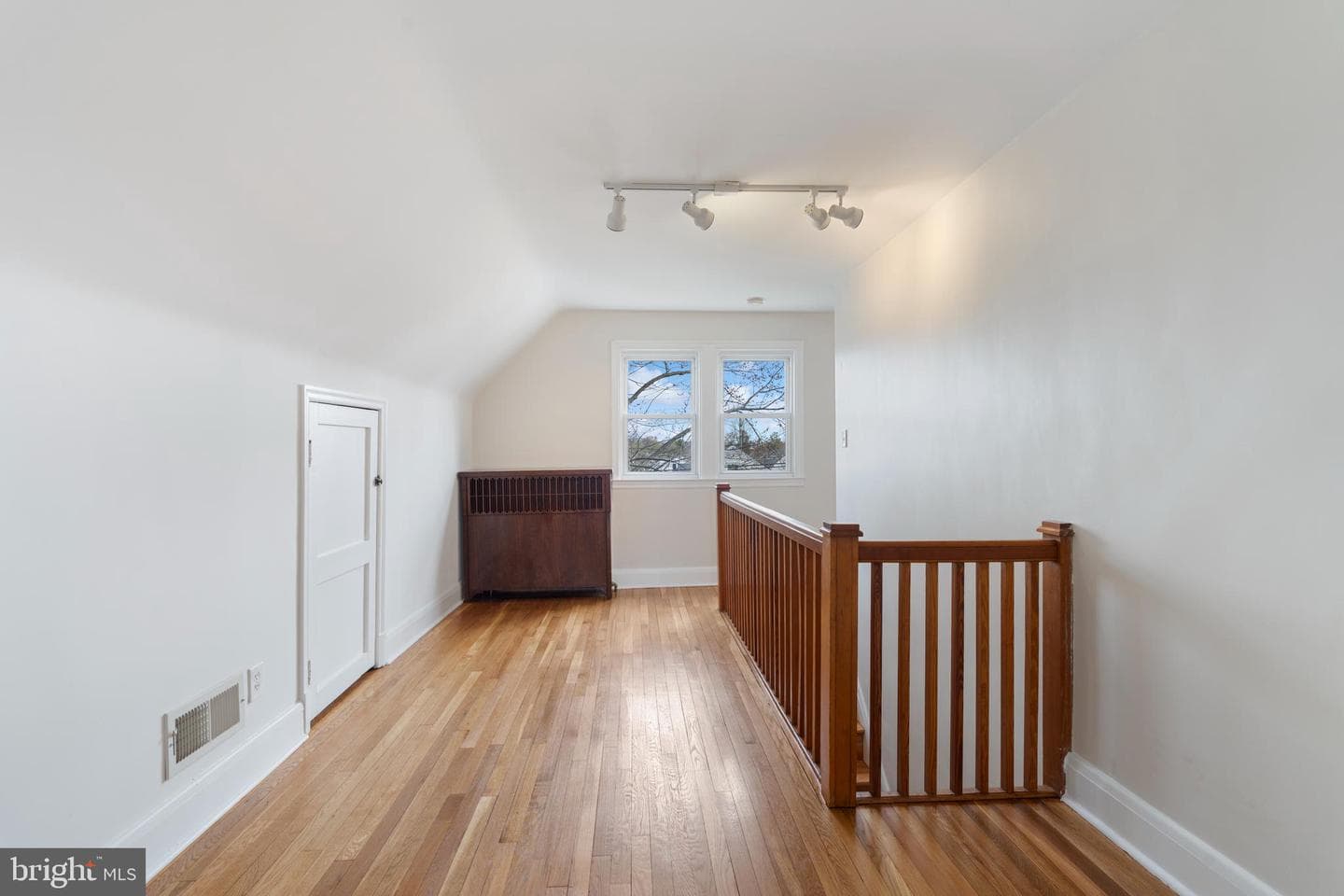 2718 Alden photo 22