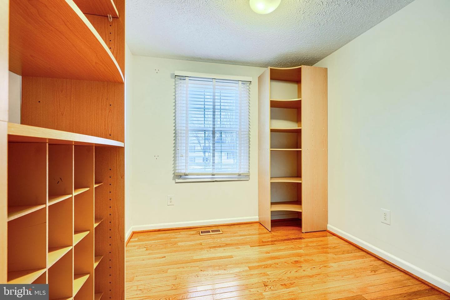 8908 Golden Tree Lane photo 18