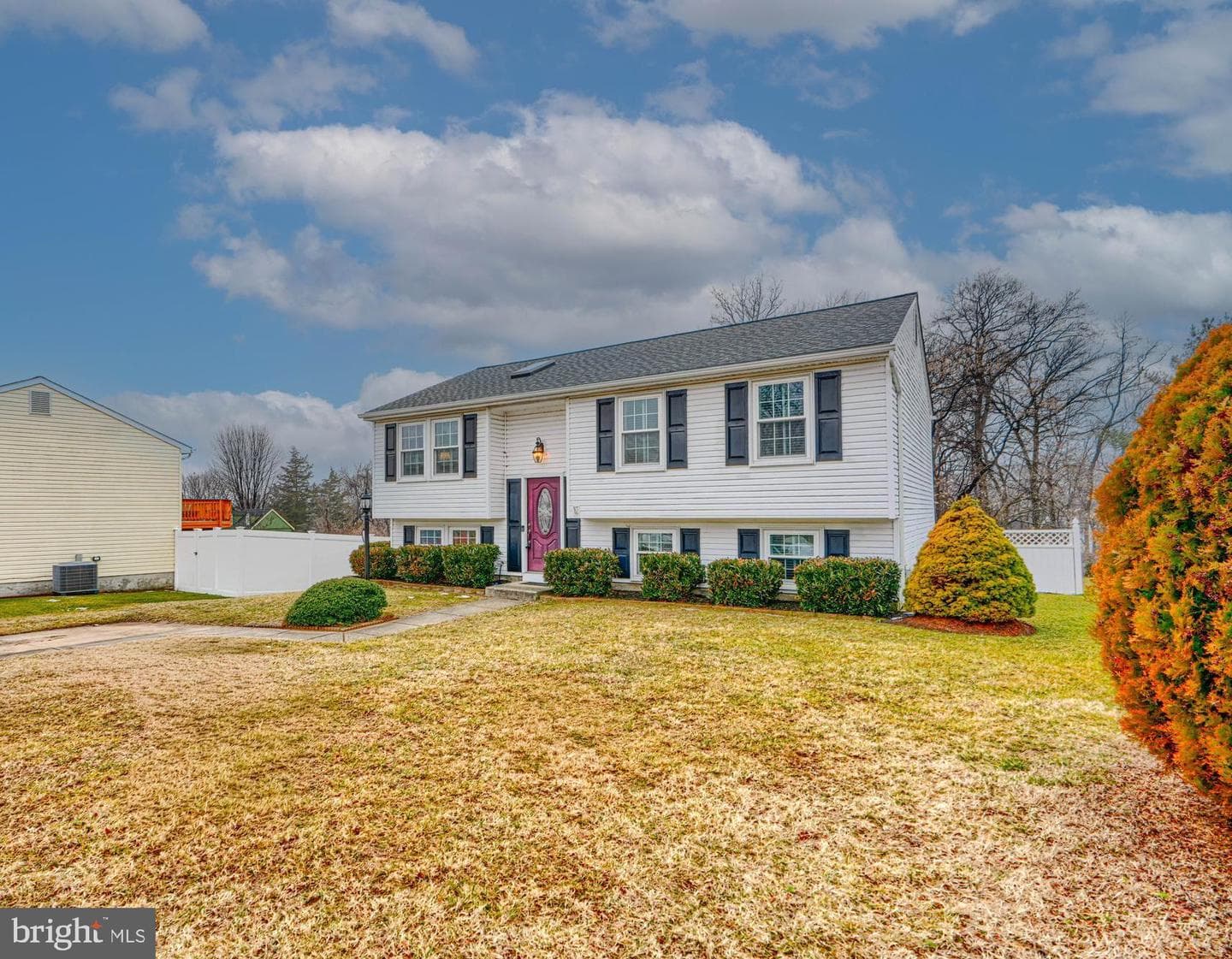 8908 Golden Tree Lane photo 2