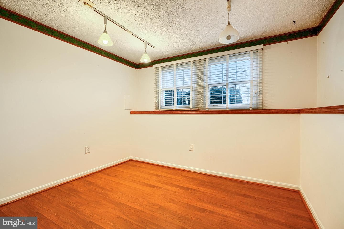 8908 Golden Tree Lane photo 23