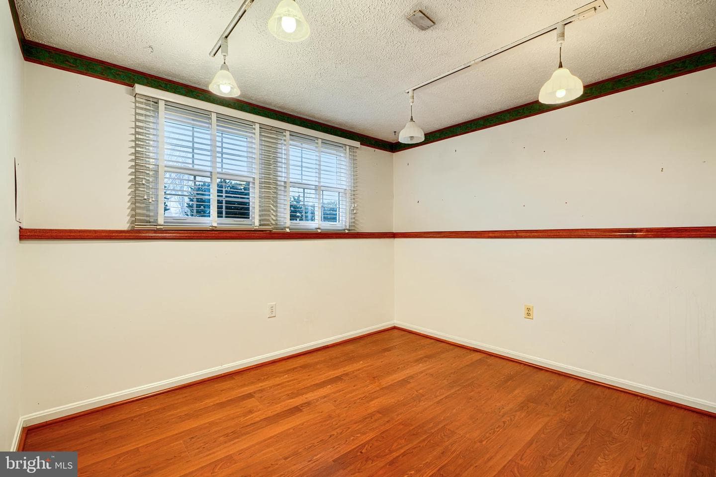 8908 Golden Tree Lane photo 25