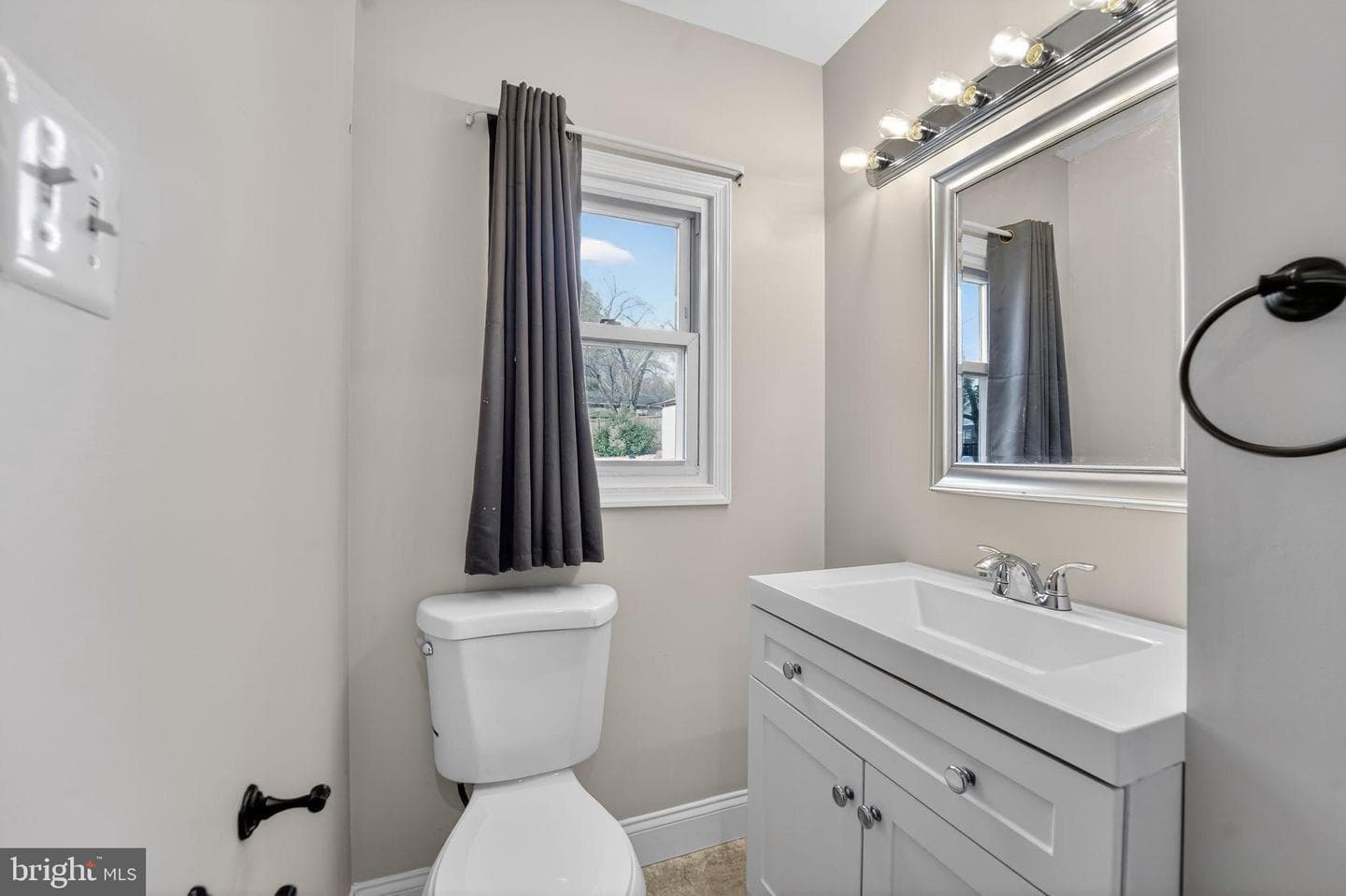 418 1st Avenue photo 20