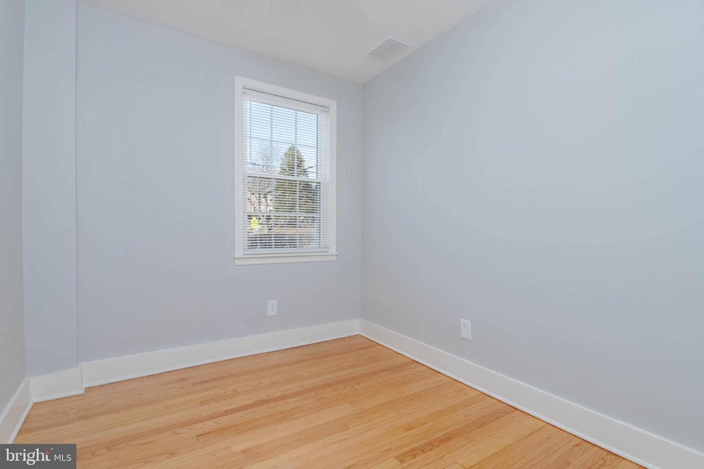 136 Dumbarton Road photo 21