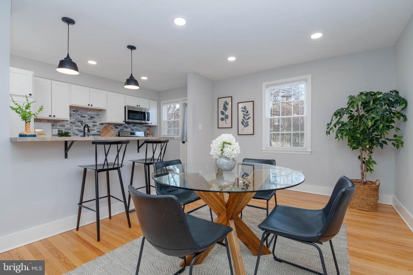 136 Dumbarton Road photo 4