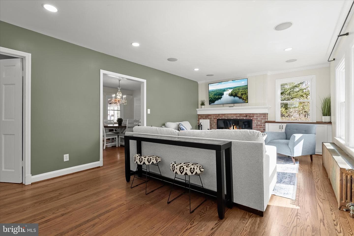 1008 Hart Road photo 8