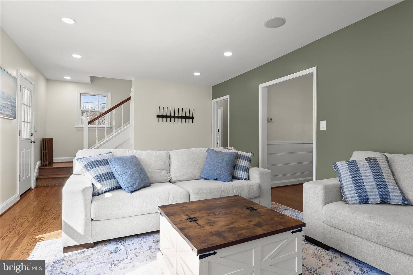 1008 Hart Road photo 9