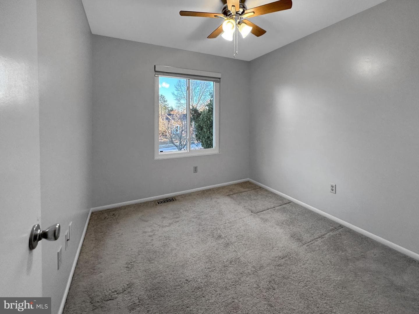 1 Glyndale Court photo 16
