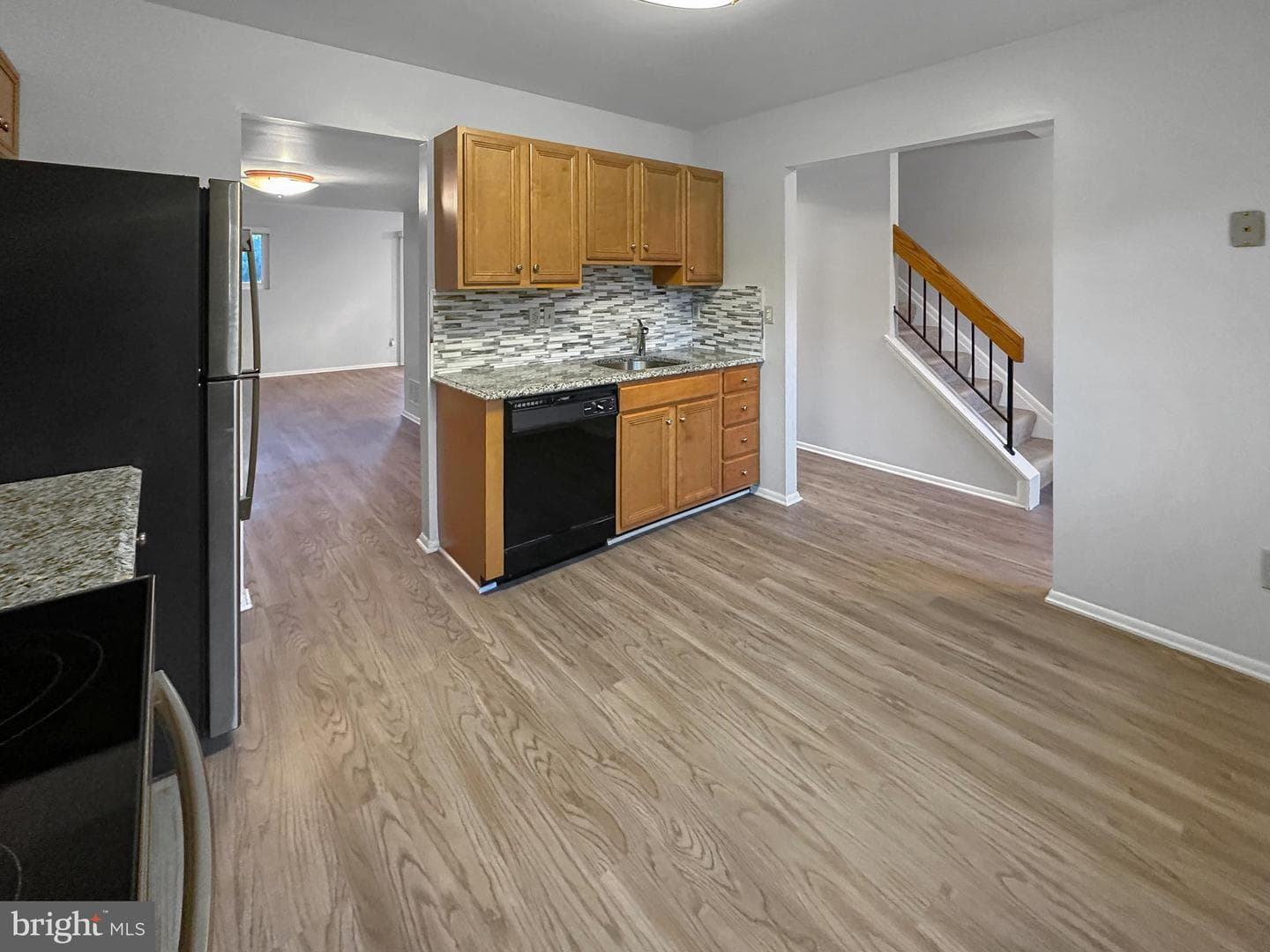 1 Glyndale Court photo 5